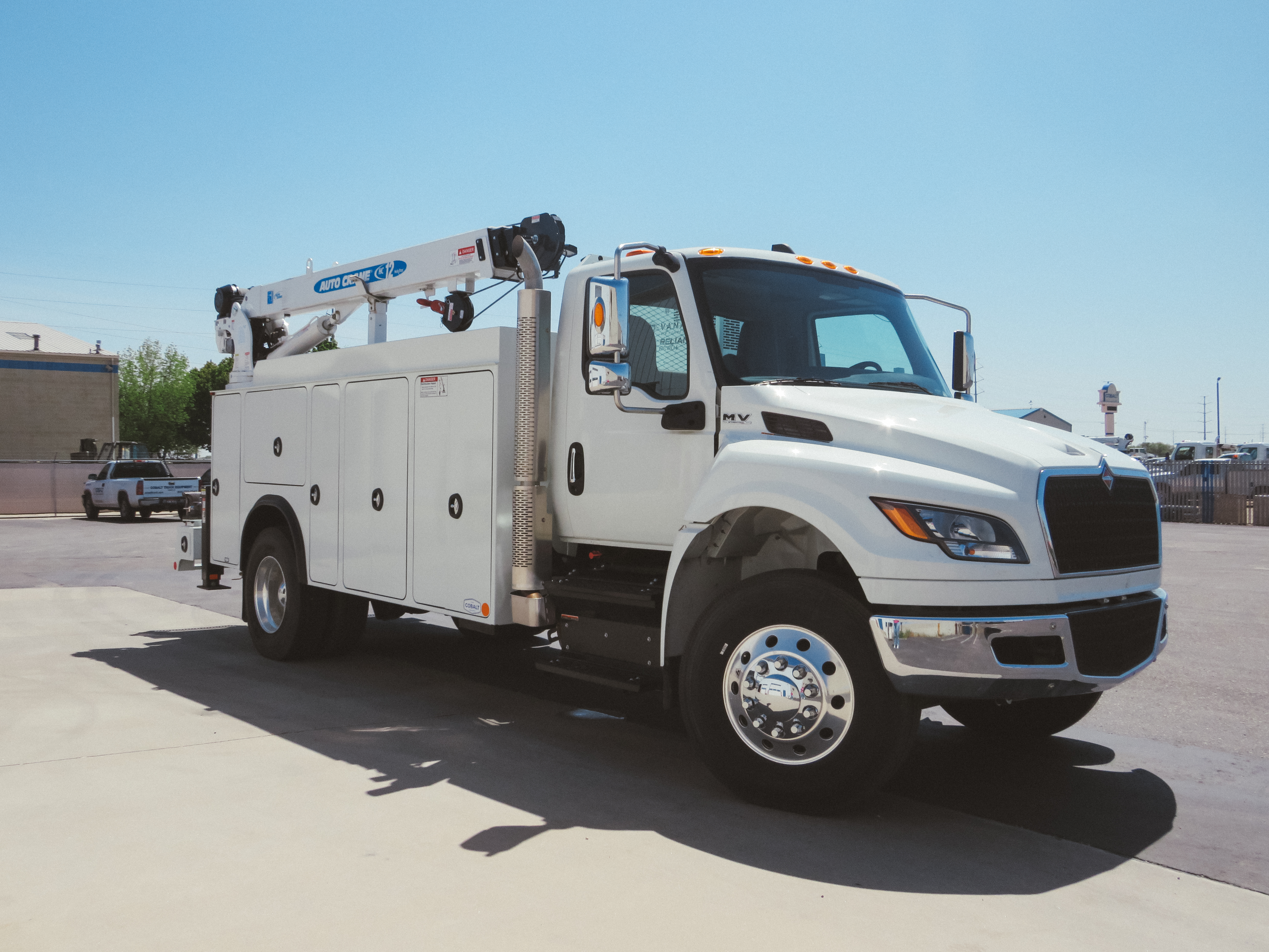 2022 International MV607 Auto Crane T85 HC-12
